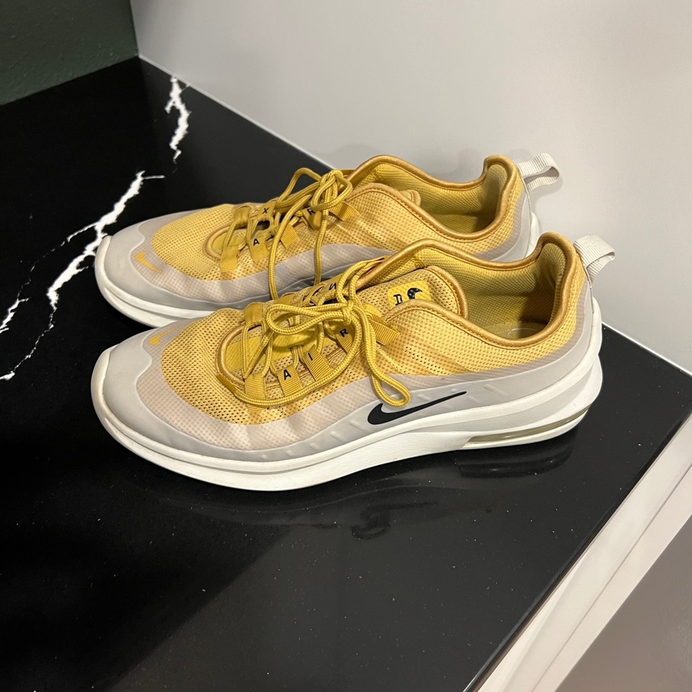 Nike air max axis